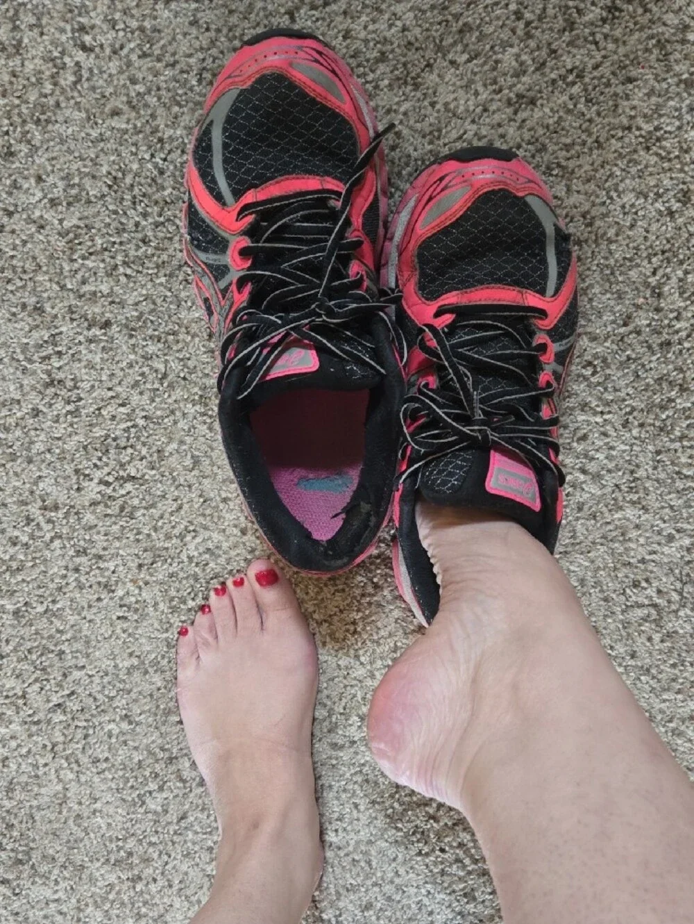 ASICS Women's Black and Pink Athletic Running Used Sneakers